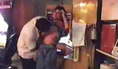 Một biết xấu hổ, phụ nữ của mình trong khi hắn bị sex nhật bản ko che ói.