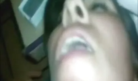 Cô gái trưởng thành tự cố web sex nhật gắng để hậu môn của đúc